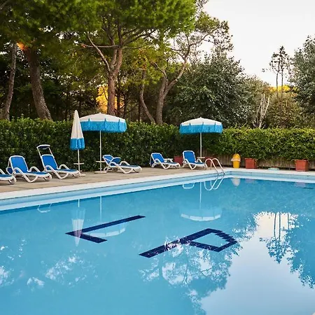 La Pineta Aparthotel 4*