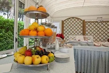 Aparthotel La Pineta 4*