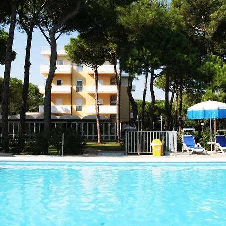 Hotel apartamentowy La Pineta 4*