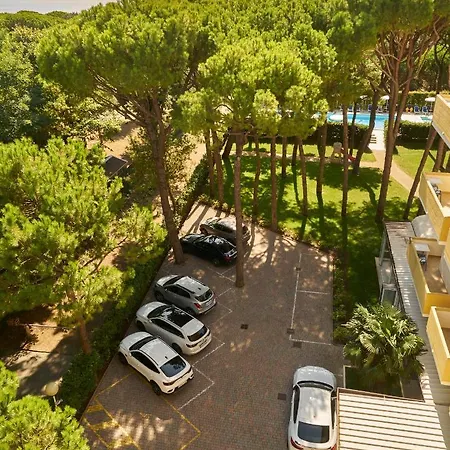 La Pineta Aparthotel 4*