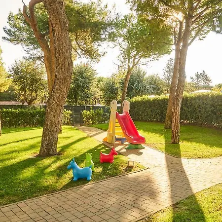 Aparthotel La Pineta 4*