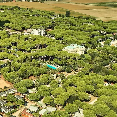 La Pineta 4*