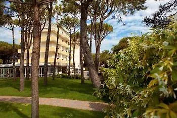 La Pineta Aparthotel 4*