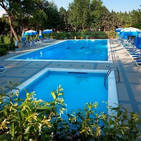 Ξενοδοχείο με διαμερίσματα La Pineta Τζεσόλο Λίντο