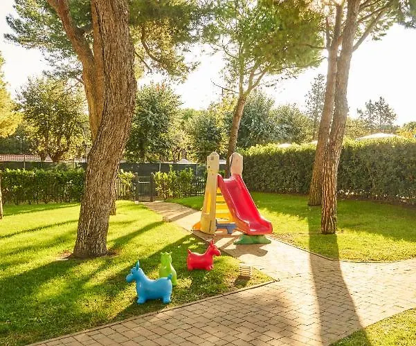 Apart Otel La Pineta 4*