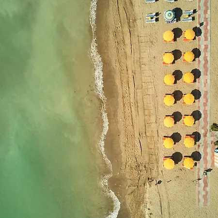 La Pineta 4*