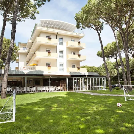 La Pineta 4*