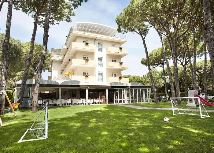 La Pineta 4*